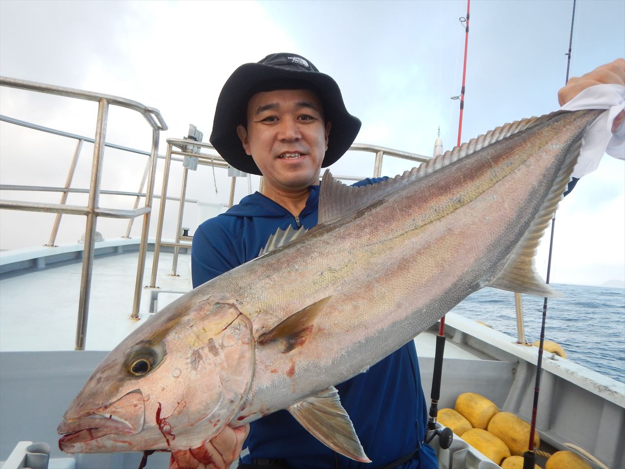 2025908 カンパチ8.2キロ　マハタetc　白浜渡船・ルアー・ジギング船魚拓号
