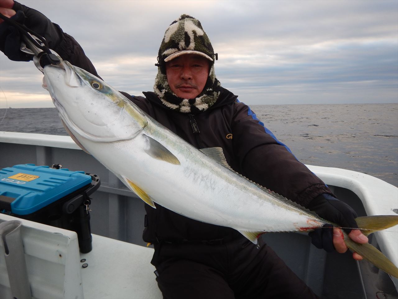 20251227 ワラサ釣れる　白浜渡船・ルアー・ジギング船魚拓号