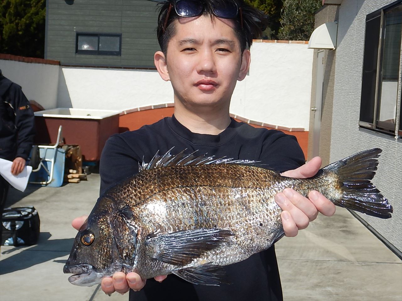 20260222 　クロダイ（2.0Kg 48㎝) 、メジナ　白浜渡船