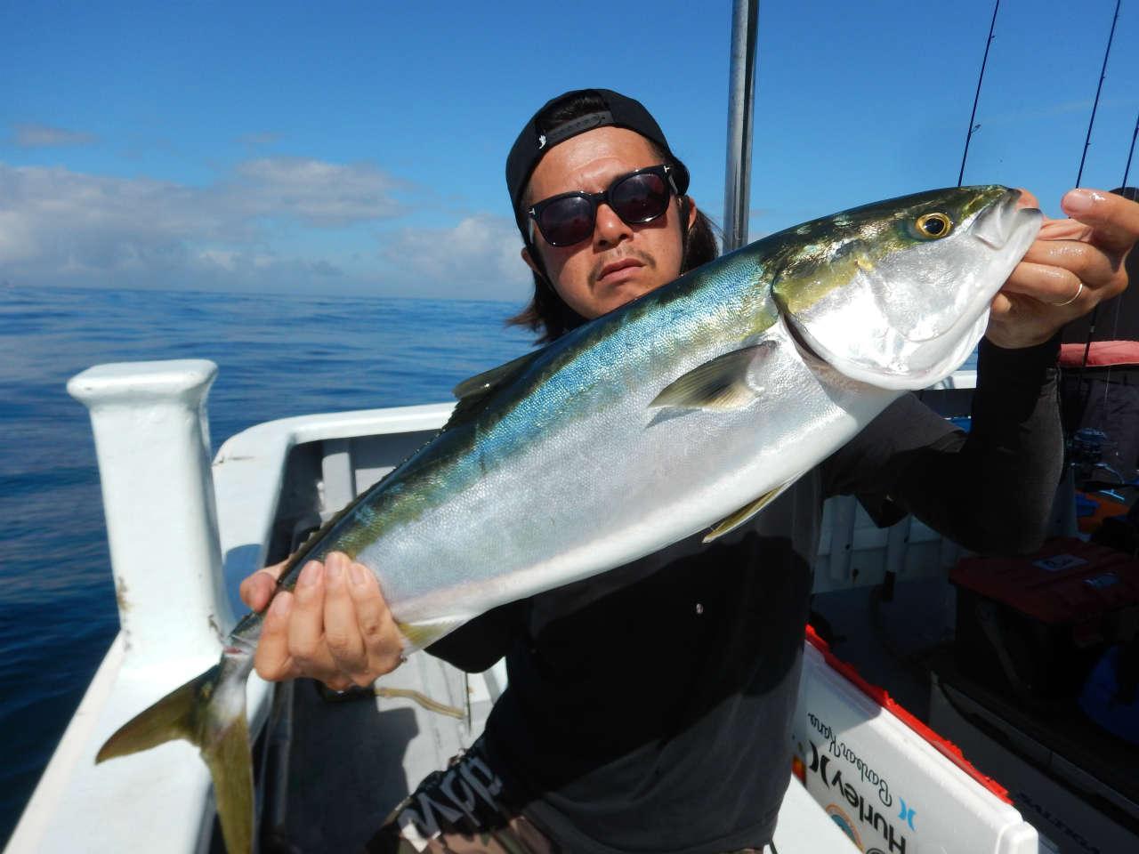 ワラサ船中9本 ルアー ジギング船魚拓号 白浜渡船 ルアー ジギング船魚拓号 公式サイト ワラサ船中9本 ルアー ジギング船魚拓号 白浜渡船 ルアー ジギング船魚拓号 公式サイト
